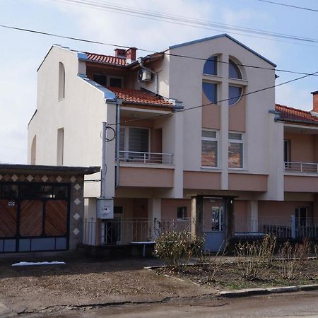 Dessi Pleven Exterior foto